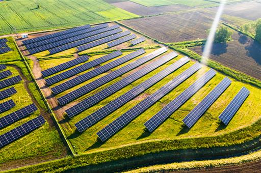 Transición Ecológica destina 148 millones a 199 proyectos pioneros con almacenamiento de agrivoltaica, renovables en infraestructuras, y bomba de calor