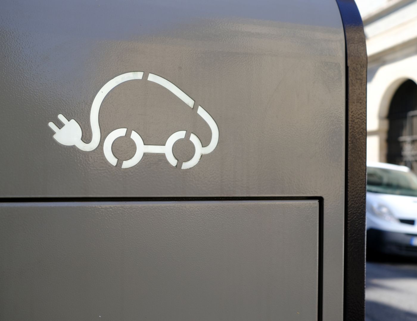 Plan Auto+ y mucho más: maximiza tu ahorro al comprar un vehículo eléctrico